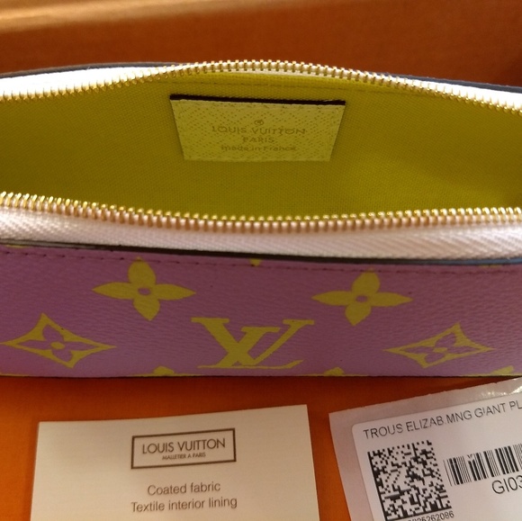 Louis Vuitton MONOGRAM GIANT ELIZABETH Pouch - Picture 6 of 8
